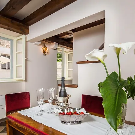 度假居 城墙度假屋 赫瓦尔