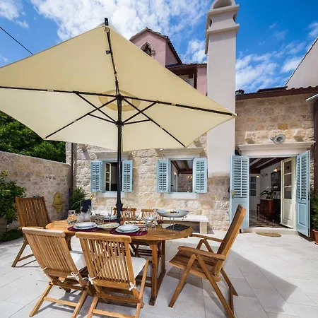 度假居 城墙度假屋