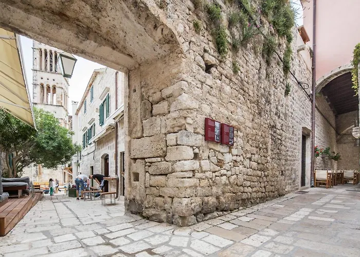 Holiday City Walls