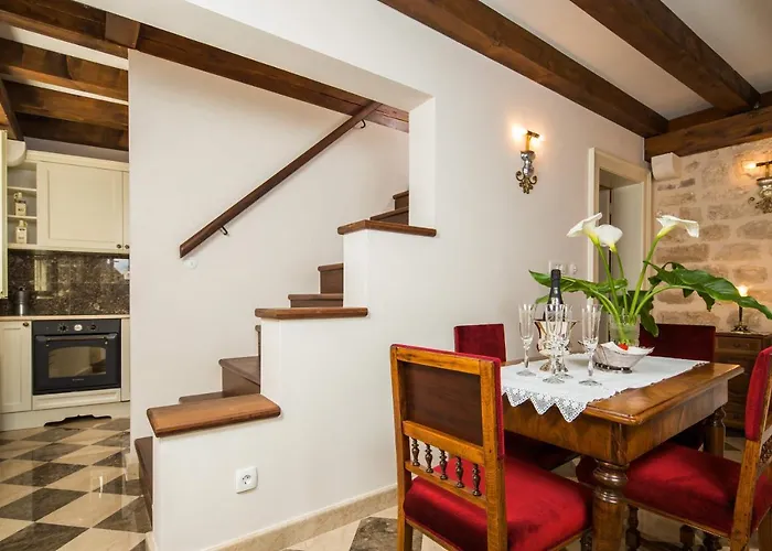 Holiday City Walls * Hvar Town